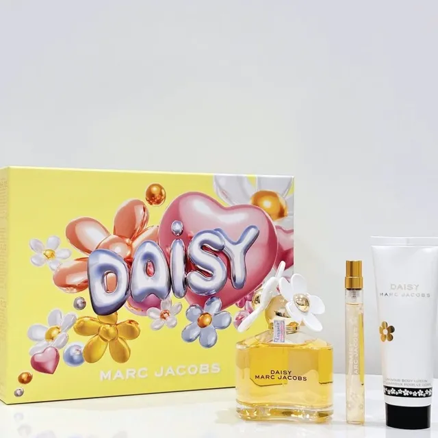 Thiết kế sang trọng của Set Marc Jacobs Daisy