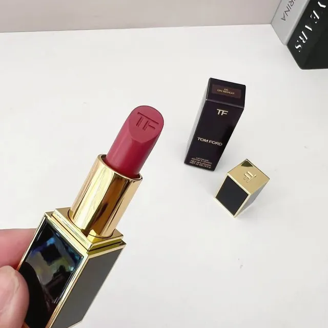 Son Tom Ford 06 On Repeat