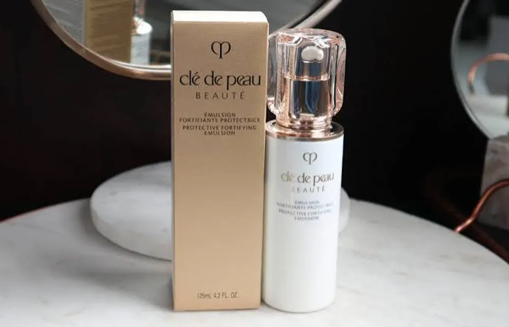 Sữa Dưỡng Da Cl&eacute; De Peau