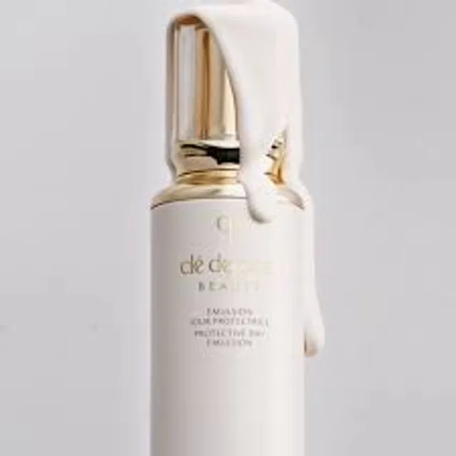 Sữa Dưỡng Da Ban Ng&agrave;y Cl&eacute; de Peau