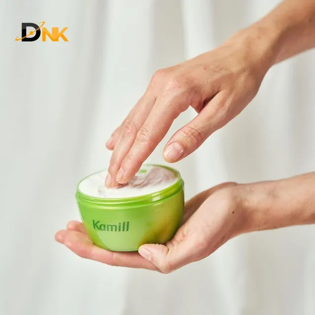 C&aacute;ch lấy kem dưỡng tay Kamill