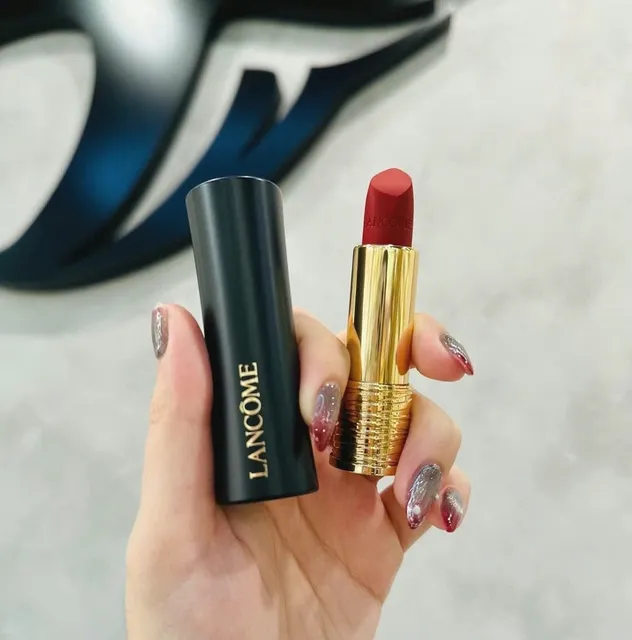 Son Lanc&ocirc;me 196 L'Absolu Rouge Lipstick