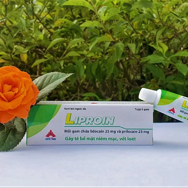 Kem b&ocirc;i l&agrave;m m&aacute;t, dưỡng da Liproin Tu&yacute;p 5g