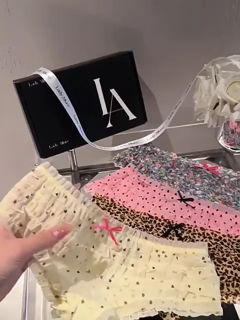 Mẫu quần l&oacute;t sexy cho bạn g&aacute;i