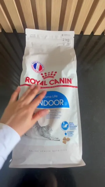 Thức ăn hạt cho m&egrave;o Royal Canin Indoor 27