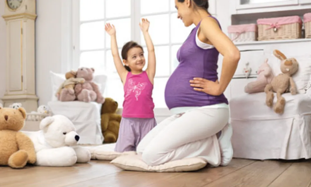 Quần tất y khoa b&agrave; bầu gi&uacute;p hạn chế t&igrave;nh trạng ph&ugrave; ch&acirc;n, t&ecirc; ch&acirc;n, suy tĩnh mạch
