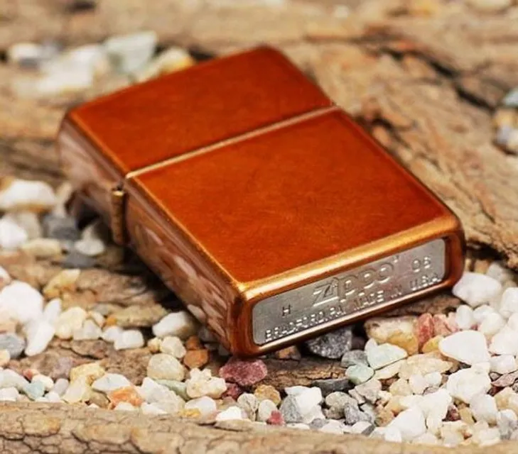 Zippo lửa xanh, b&eacute;n 