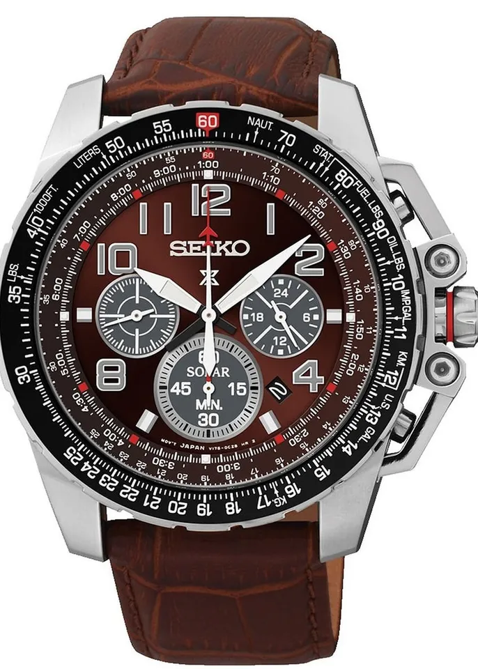 Đồng hồ nam Seiko Solar SSC279P1 được thiết kế với vỏ và gờ Bezel được làm từ thép không gỉ. Vòng bezel cũng được thiết kế ấn tượng thể hiện các con số trên mặt đồng hồ. 