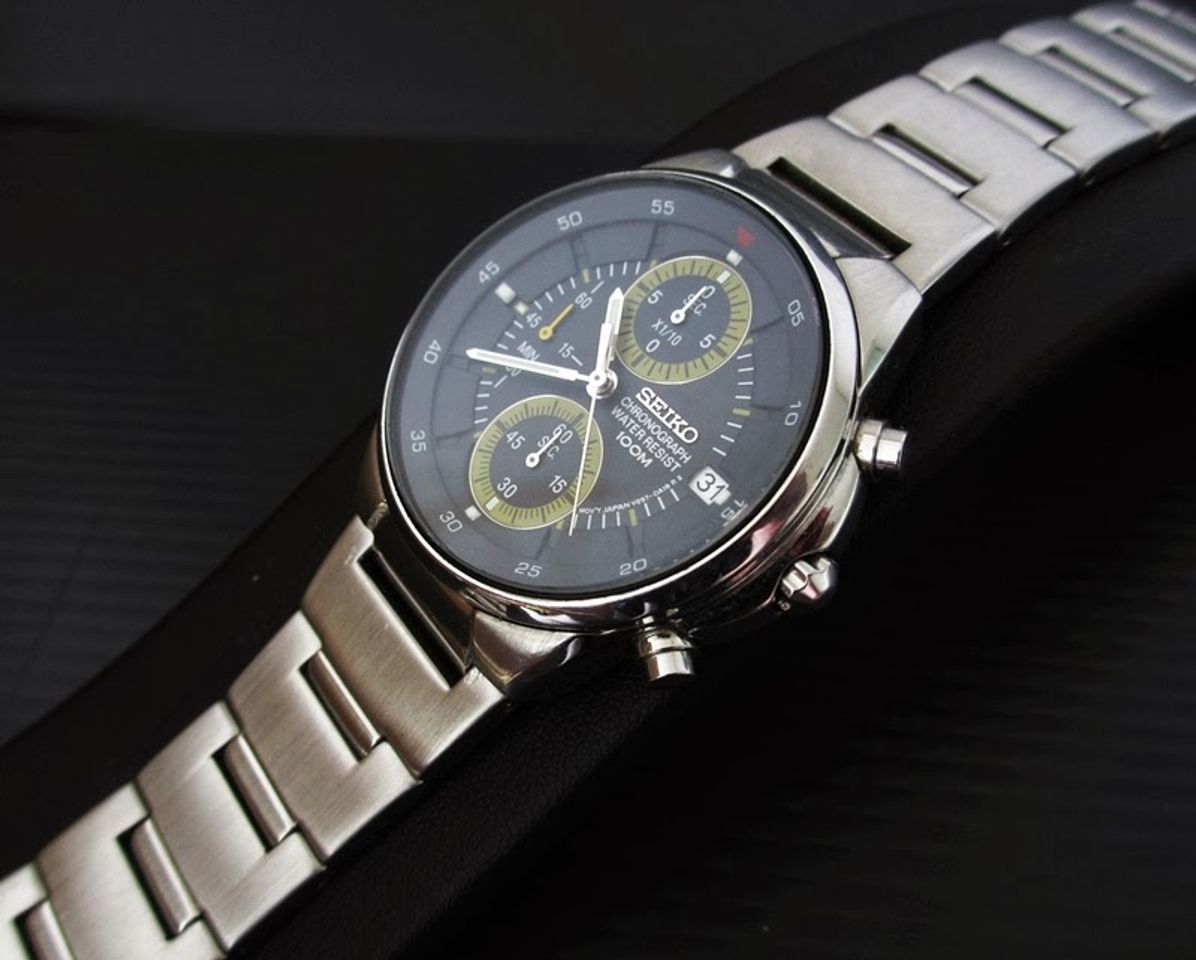 V657-0A10 là chiếc đồng hồ thể thao đẳng cấp