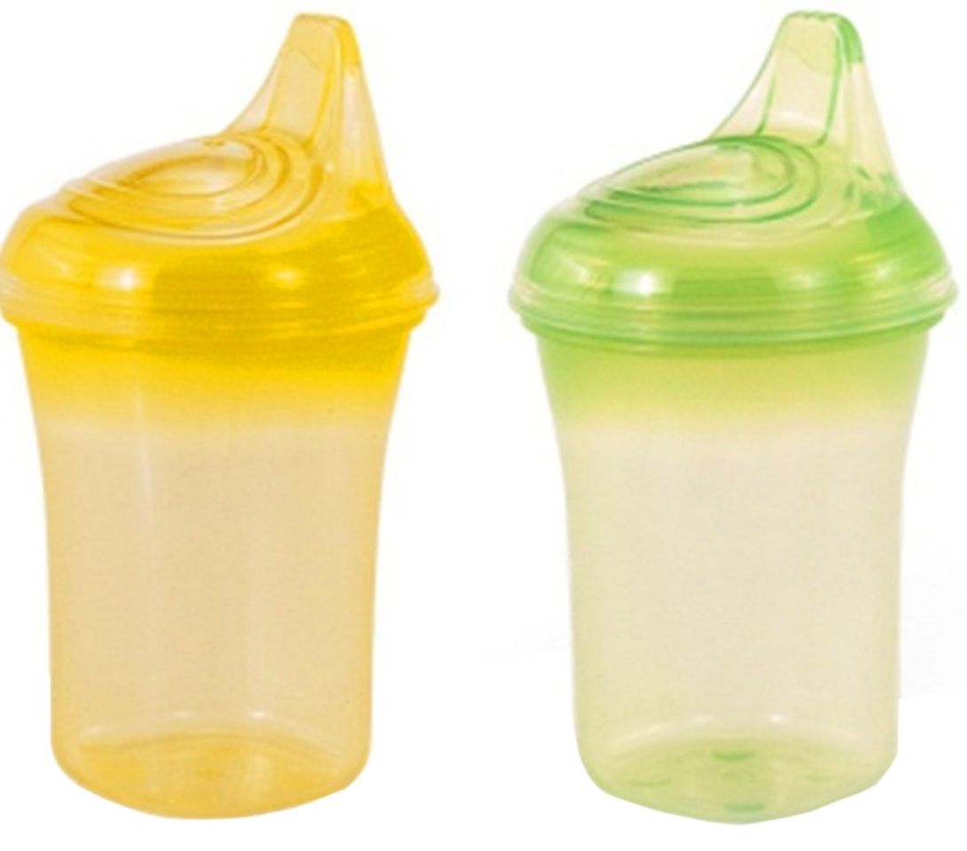 Bộ 2 cốc tập uống chống đổ có quai Upass UP0189VL (Xanh lá, vàng) là sản phẩm khá tiện dụng để bé tập uống trong thời kỳ ăn dặm