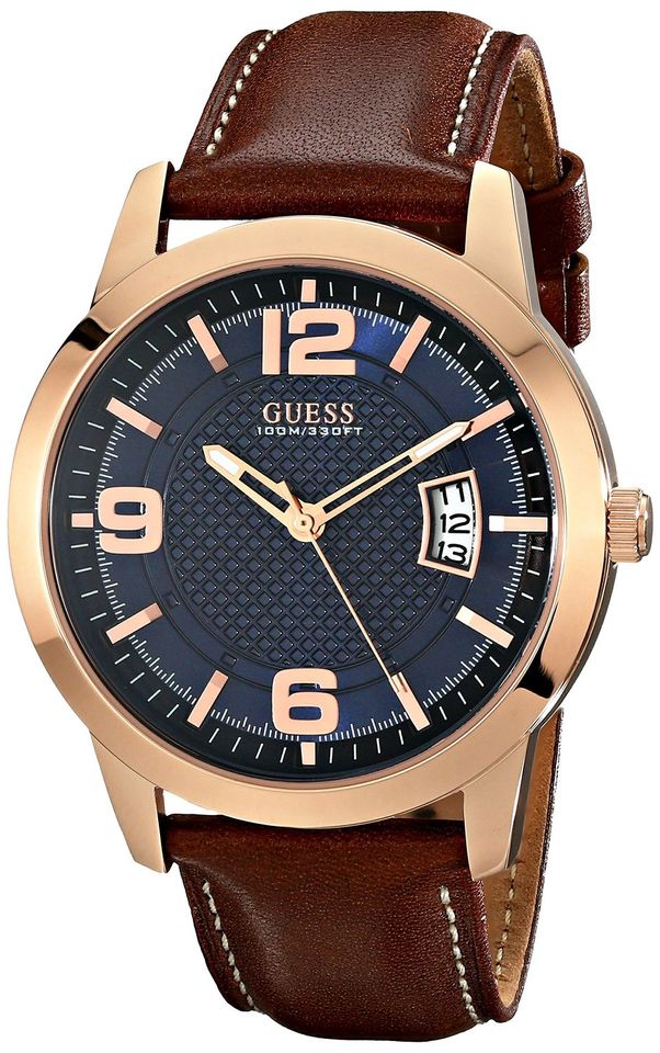 Mặt số của chiếc đồng hồ Guess nam này vô cùng ấn tượng với cọc số và kim to, sắc nét