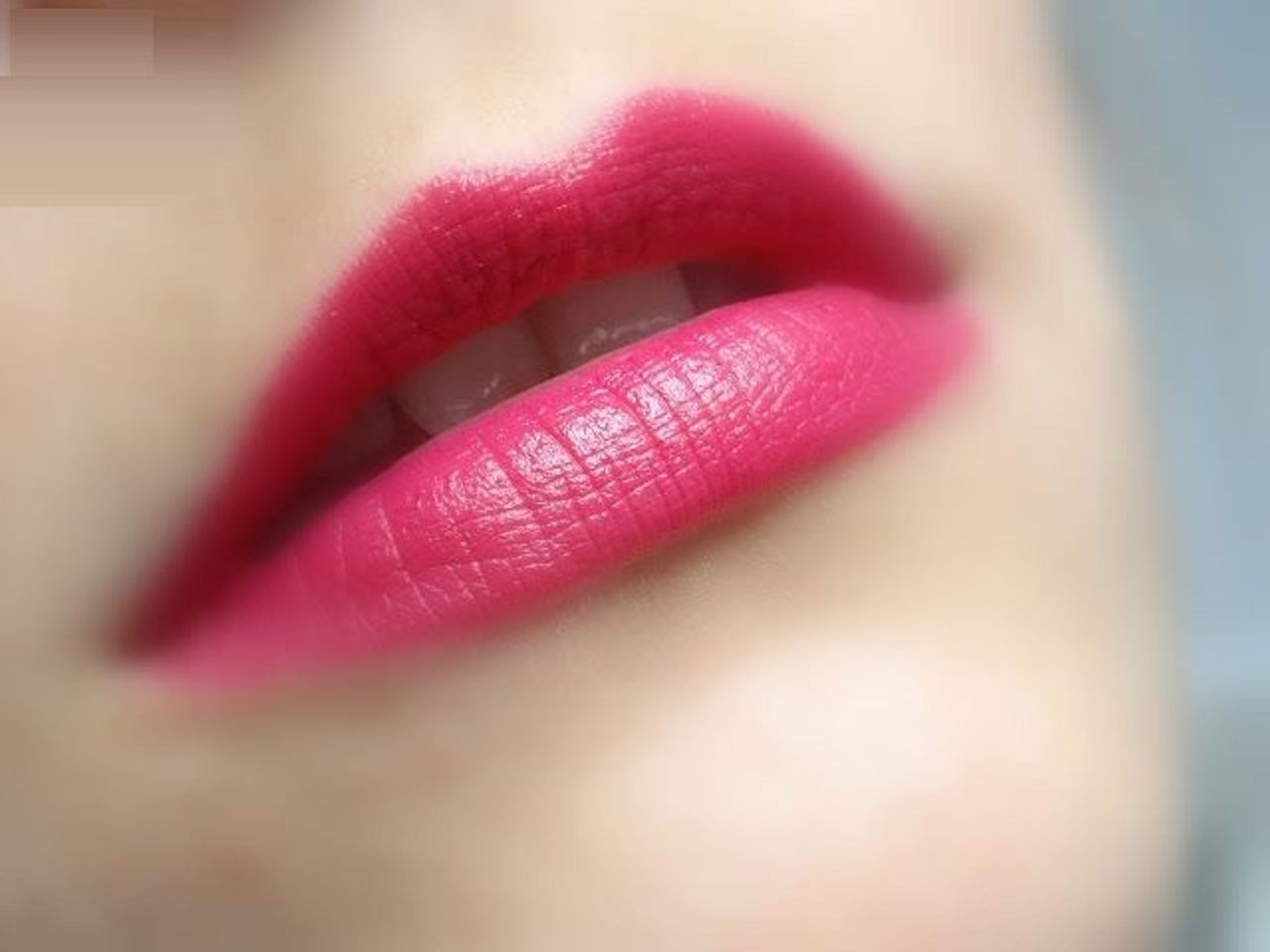 Son Kiko Rebel Romantic Intensely Lavish Lipstick 05 Heavy Cherry màu hồng hoa mười giờ sâu lắng và cực kì cuốn hút