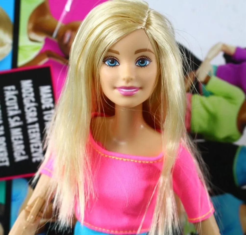 Búp bê Barbie có khớp Made to Move