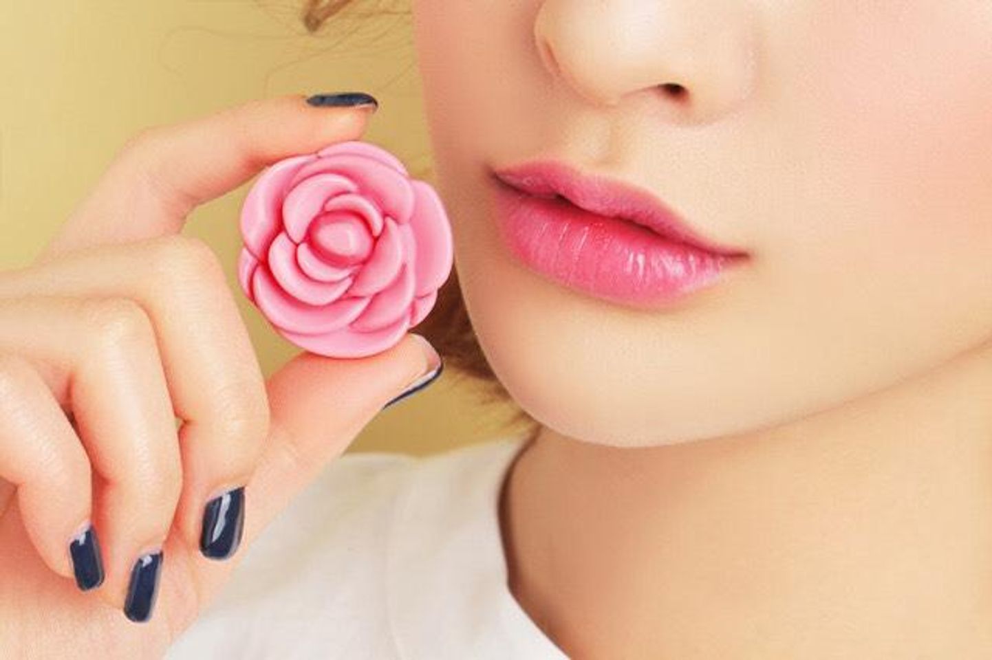 Son dưỡng 3CE hoa hồng thiết kế bông hoa xinh xắn 3