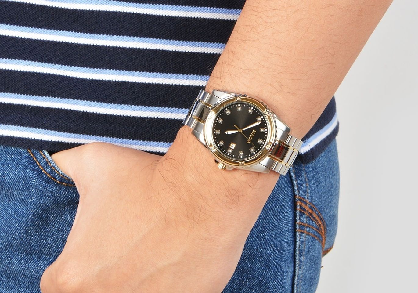 Chiếc đồng hồ Bulova nam 98D122 trên tay sang trọng, lịch lãm