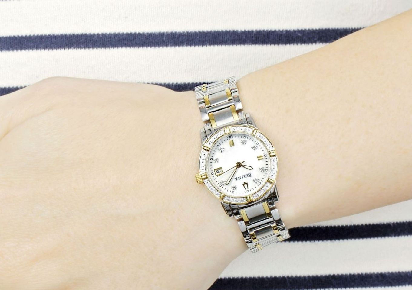 Chiếc đồng hồ Bulova nữ 98R107 trên tay mang sức hút khó cưỡng