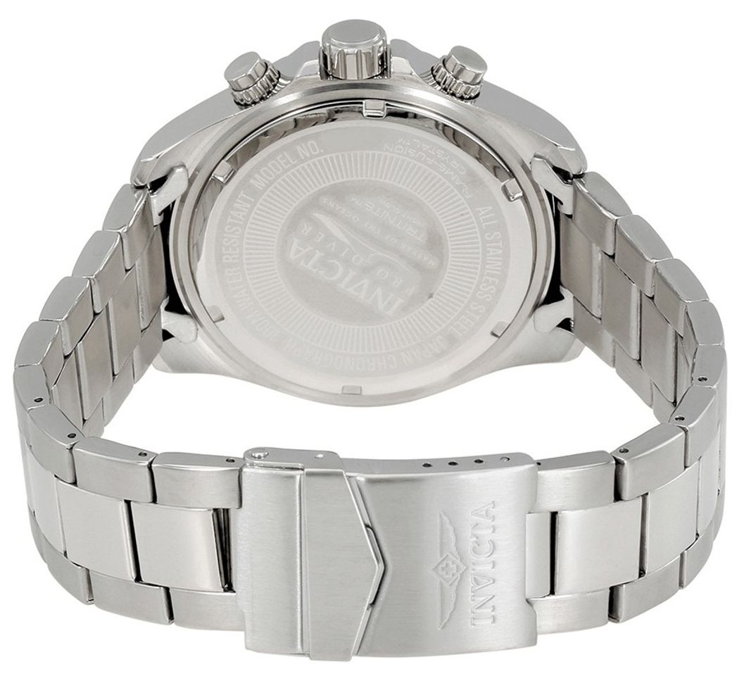 Chiếc đồng hồ Invicta nam được thiết kế khóa bấm chắc chắn với logo in dập sắc nét