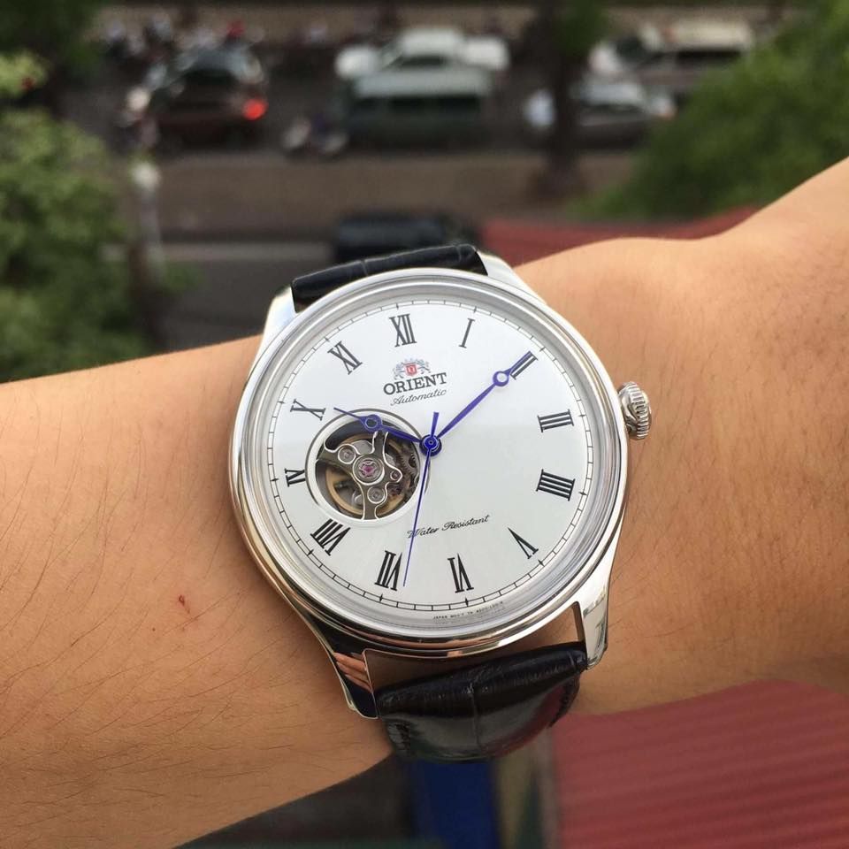 Chiếc đồng hồ Orient nam SAG00004D0 trên tay cực chất