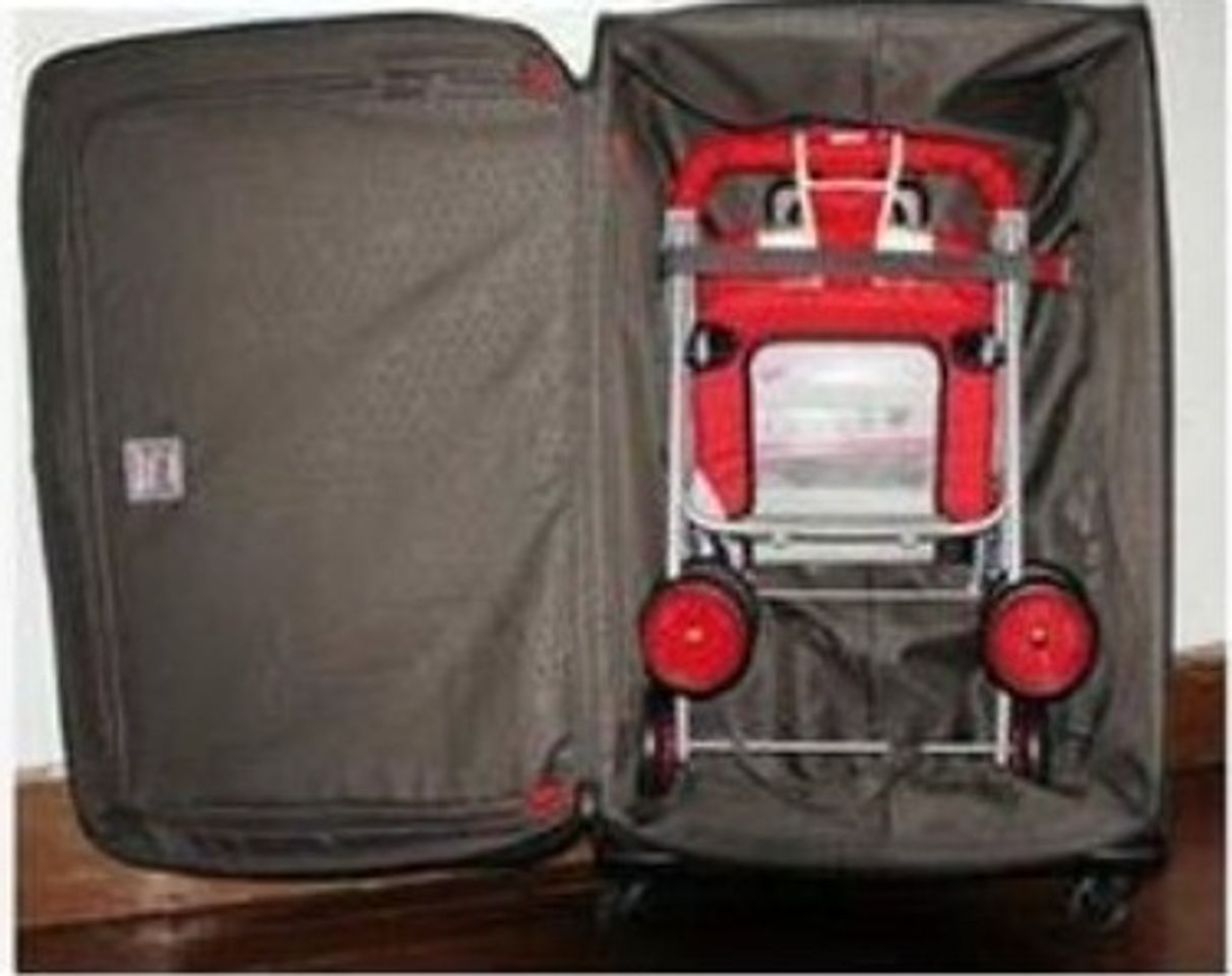 Xe đẩy Seebaby QQ1-2 có thể dễ dàng gập gọn và đựng trong vali khi đi du lịch