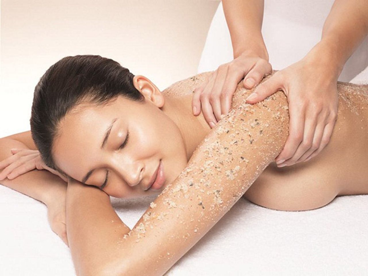Bật m&iacute; 5 c&aacute;ch dưỡng trắng da to&agrave;n th&acirc;n tại nh&agrave; &ldquo;SI&Ecirc;U TIẾT KIỆM&rdquo; 6