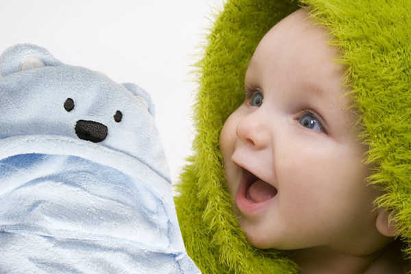 Chất liệu cotton mềm mại giúp giữ ấm cho bé hiệu quả và mang lại cảm giác thoải mái 