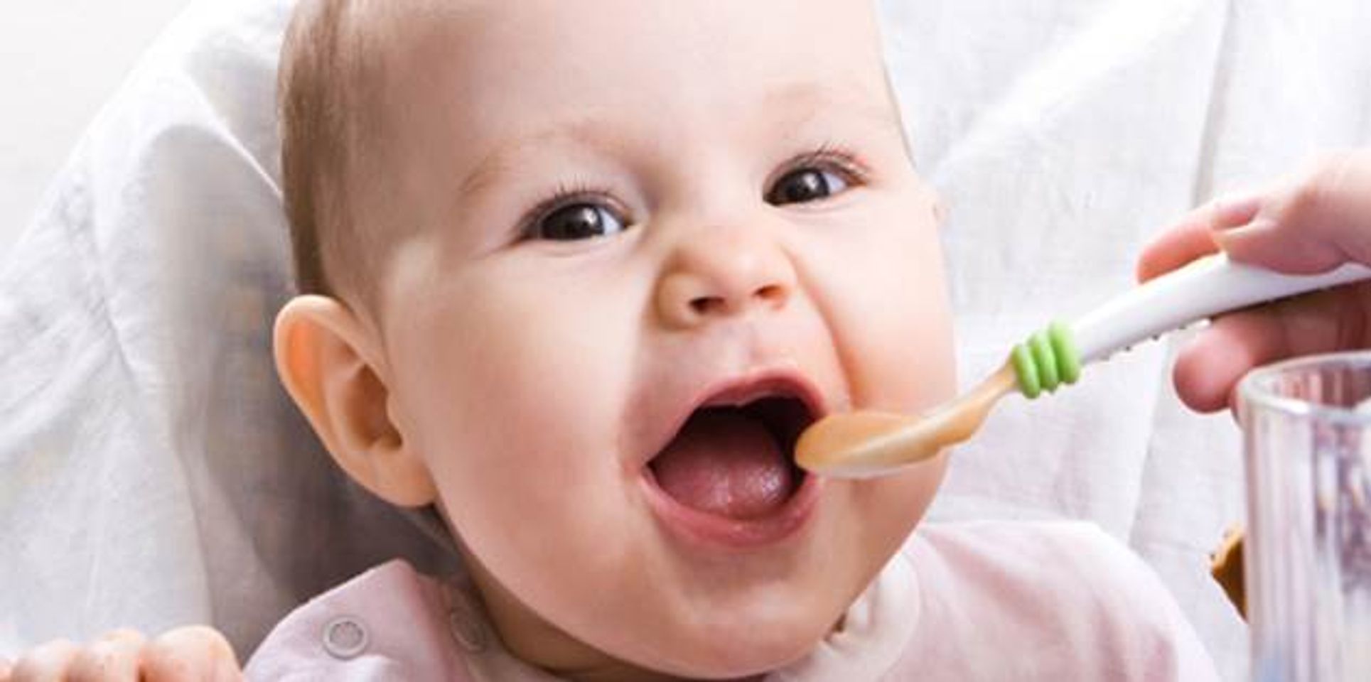 Cho b&eacute; ăn dặm đ&uacute;ng c&aacute;ch gi&uacute;p bổ sung dinh dưỡng cho b&eacute; l&agrave;nh t&iacute;nh, hiệu quả
