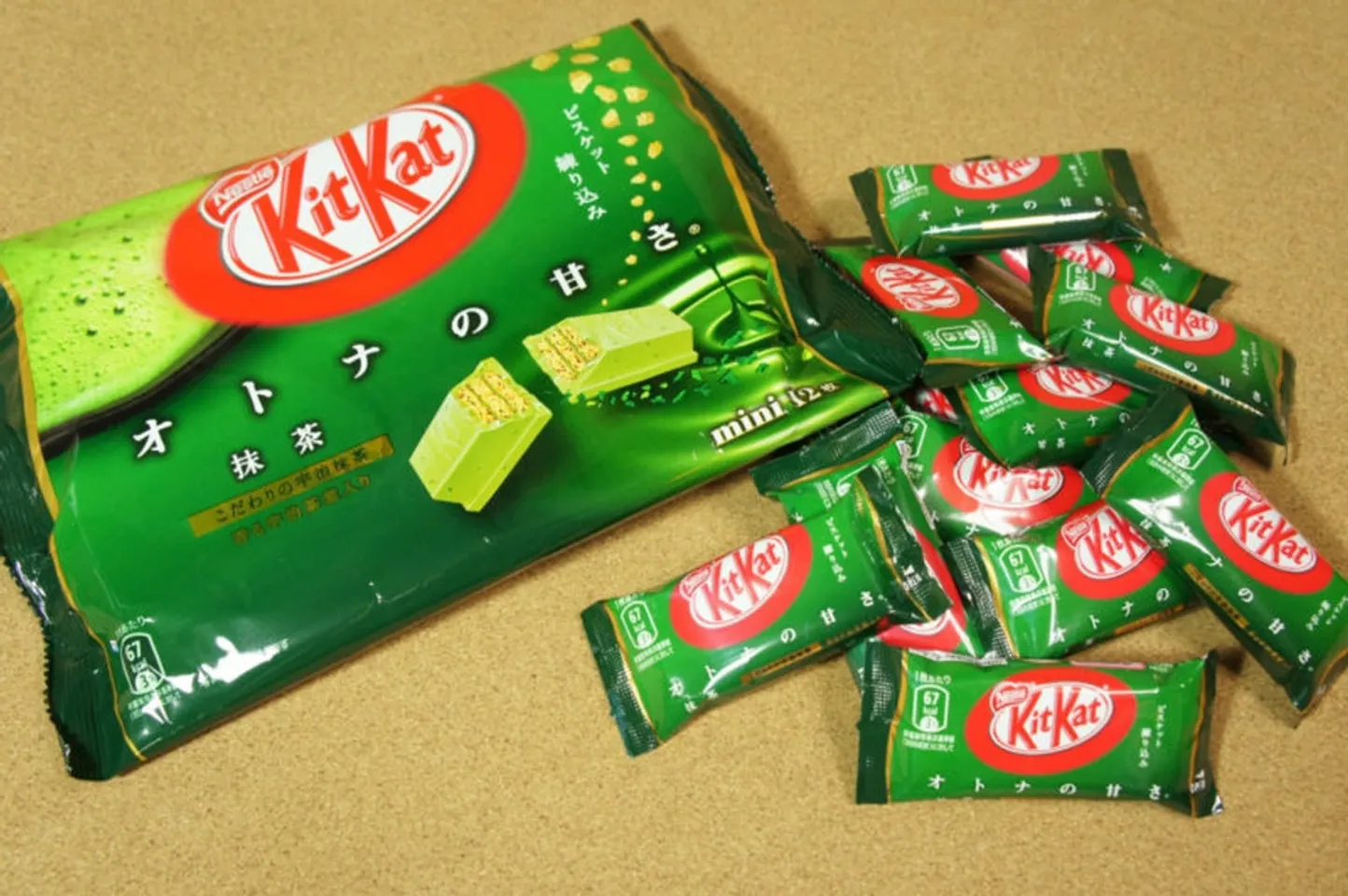 Kitkat trà xanh Nhật Bản gồm 12 gói nhỏ tiện dụng
