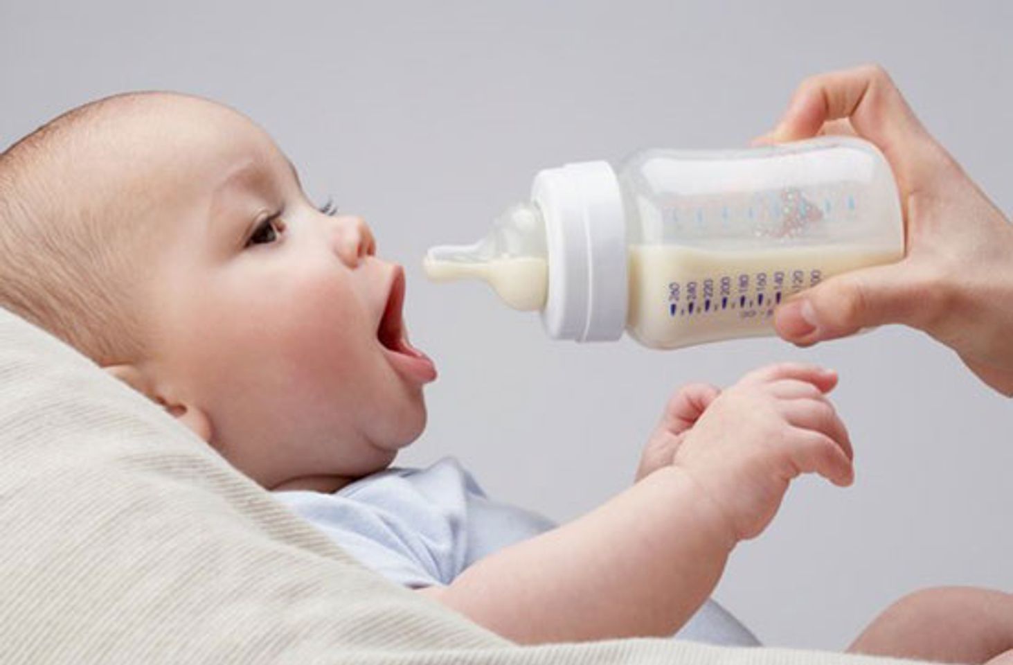 Sữa bột Hipp số 3 Combiotic giúp trẻ ăn ngon, tiêu hóa dễ dàng