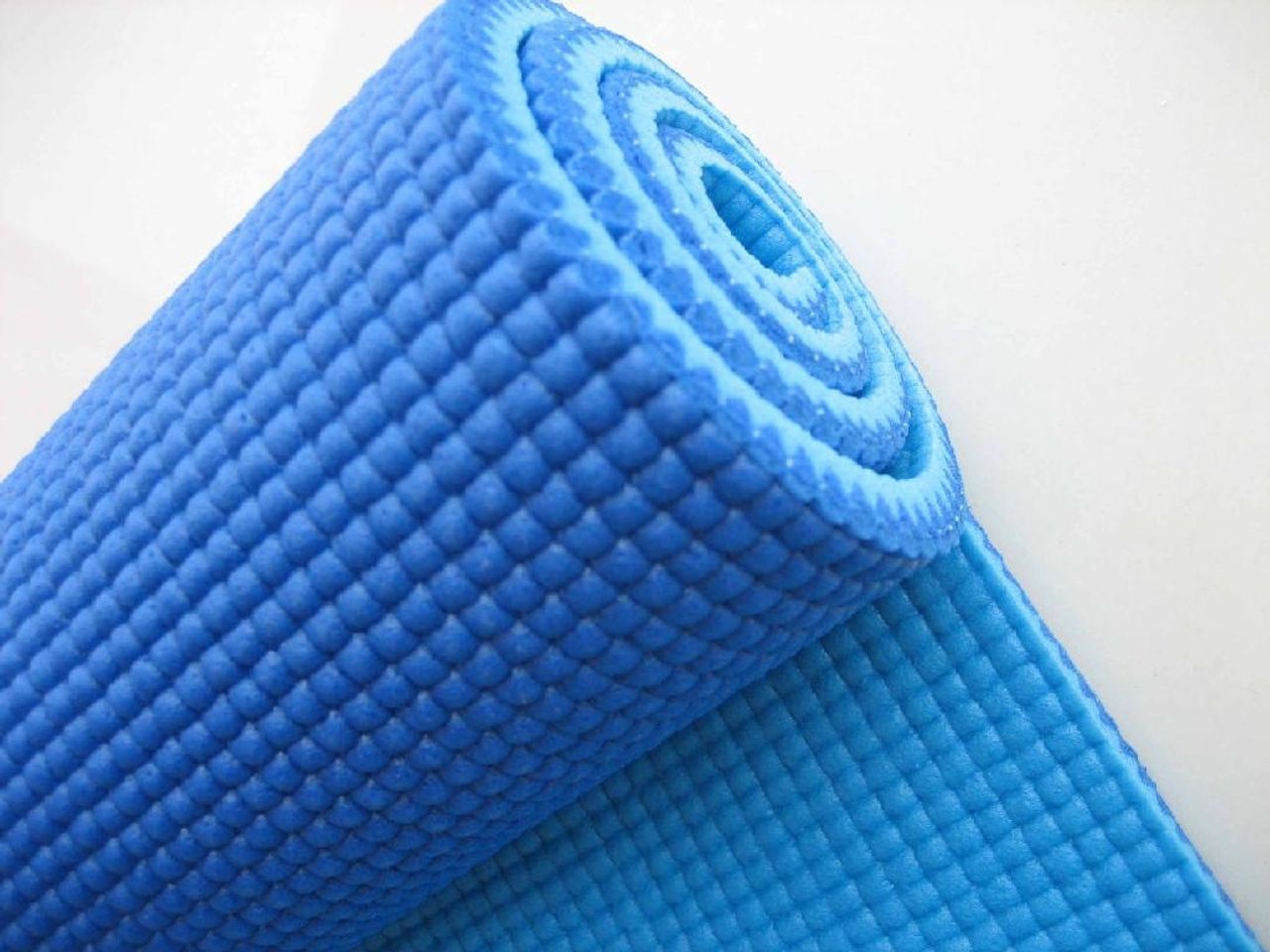Thảm tập yoga với chất liệu PVC, độ dày lên tới 6cm