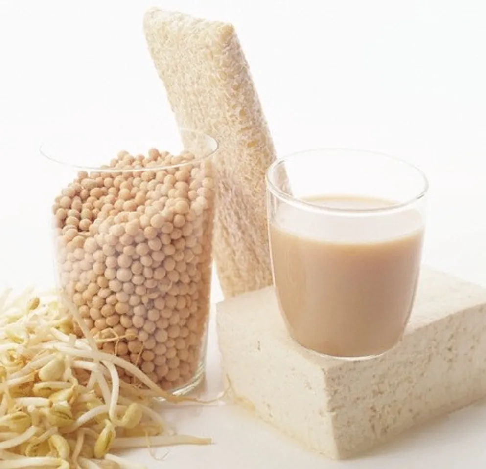 Uống sữa đậu nành giúp hạ huyết áp và bệnh đái tháo đường