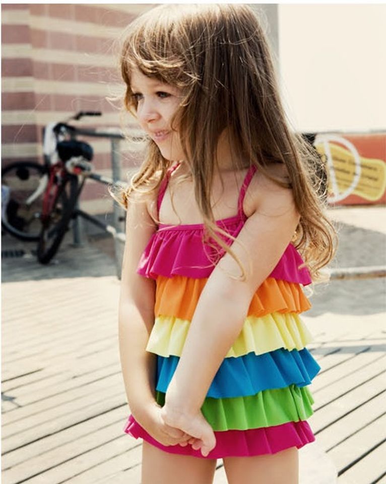 Bộ đồ bơi cho bé gái liền thân này với nhiều màu sắc cực bắt mắt