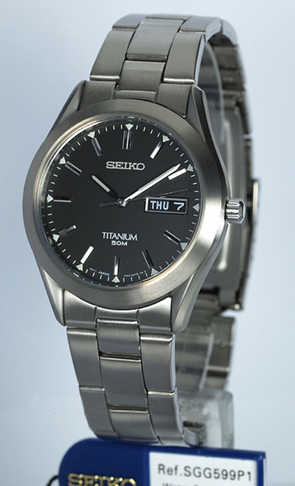 Đồng hồ Seiko SGG599P1 Titanium cho nam được làm từ chất liệu Titanium nhẹ, độ bền lớn 