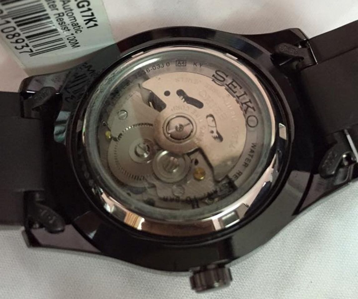  Chiếc đồng hồ Seiko nam này được thiết kế lộ máy ở phía nắp lưng giúp người dùng quan sát được mọi chuyển động của bộ máy đồng hồ