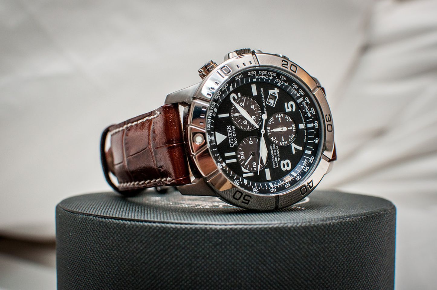 Chiếc đồng hồ Citizen nam này được tích hợp đầy đủ các năng của một chiếc đồng hồ cao cấp
