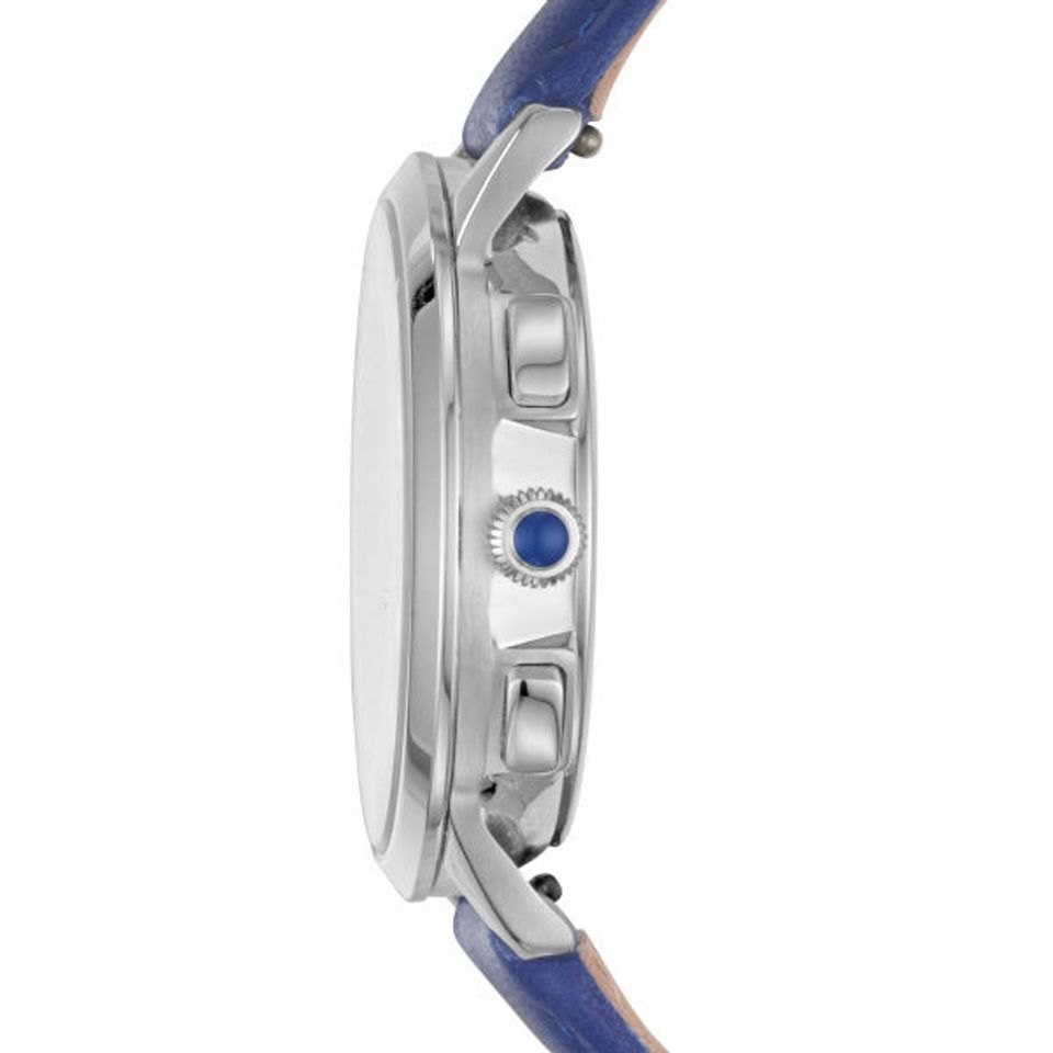 Núm điều chỉnh màu xanh blue nổi bật, case đồng hồ chỉ dày 9mm mang đến vẻ ngoài thanh lịch