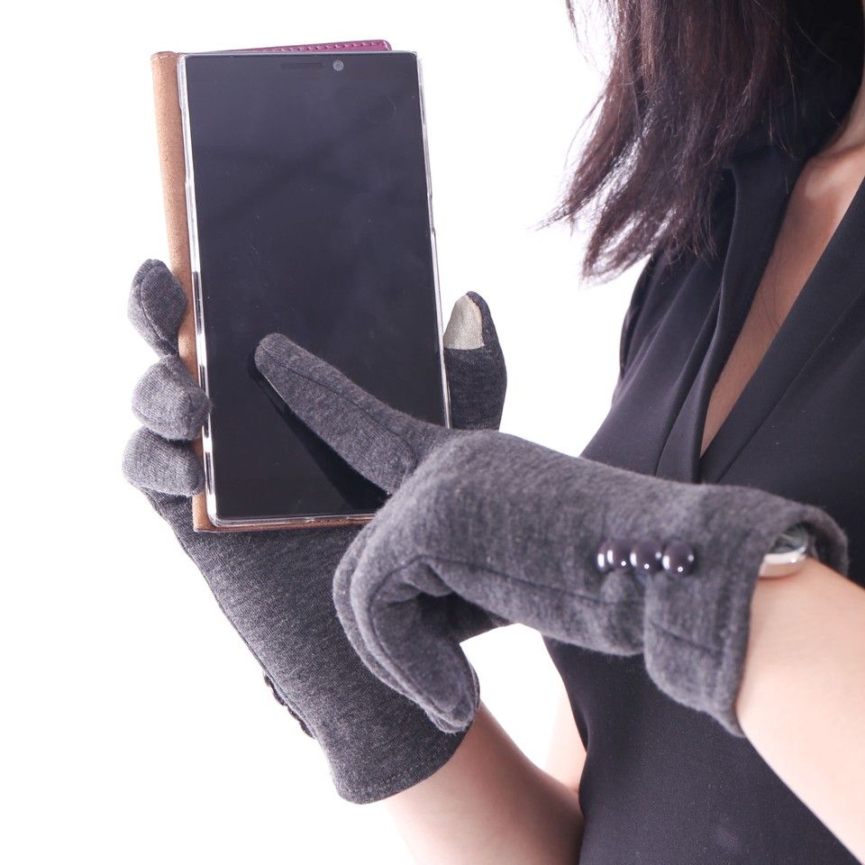 Bạn có thể sử dụng điện thoại ngay cả khi vẫn đeo găng tay