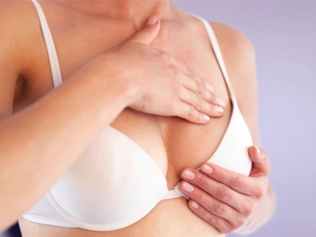 Kem săn chắc ngực Bust Cream Palmer's 125g giúp làm săn chắc và cải thiện độ đàn hồi của vùng da quanh ngực