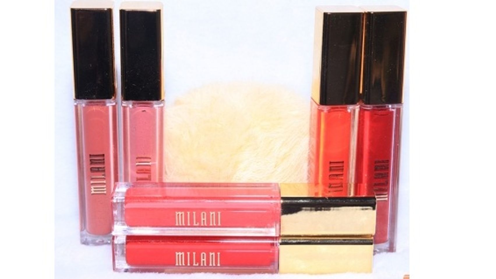 Với son môi Milani Amore Matte Lip Creme bạn có thể mix các màu với nhau để tạo ra những màu son mới