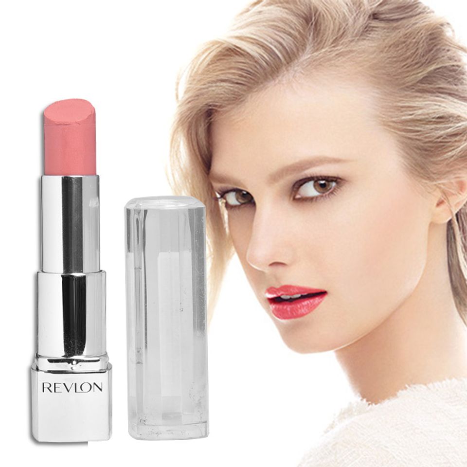 Chất son thỏi Revlon Ultra HD Lipstick mềm mịn hơn, bề mặt son mềm mịn như lụa