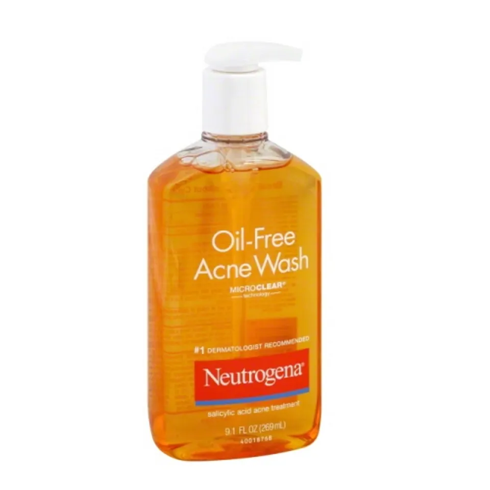 Công dụng Sữa rửa mặt Neutrogena Oil-Free Acne Wash với công thức "oil-free" - không chứa dầu giúp làm sạch sâu