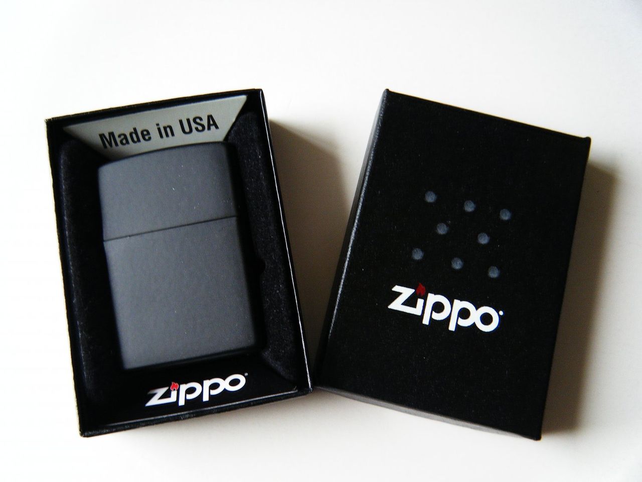 Bật lửa Zippo 218 classic Black Matte