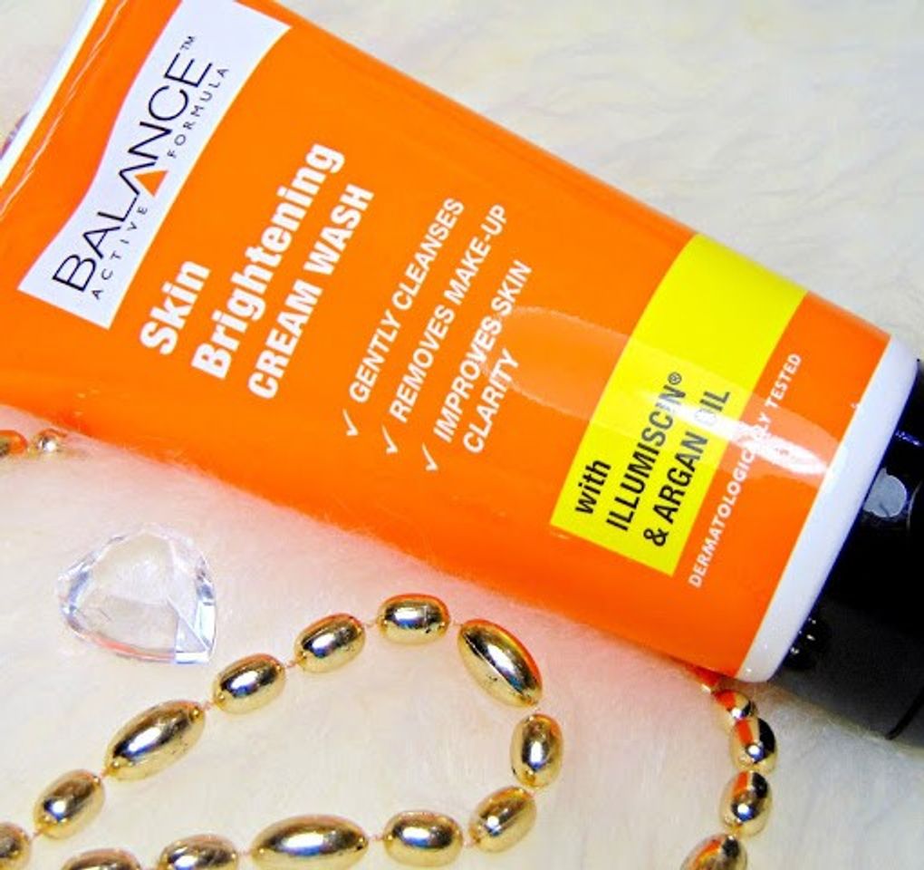 Balance Active formula Skin Brightening Cream Wash với hương cam dịu nhẹ giúp đánh thức các giác quan, thổi bay vẻ mệt mỏi của một ngày dài