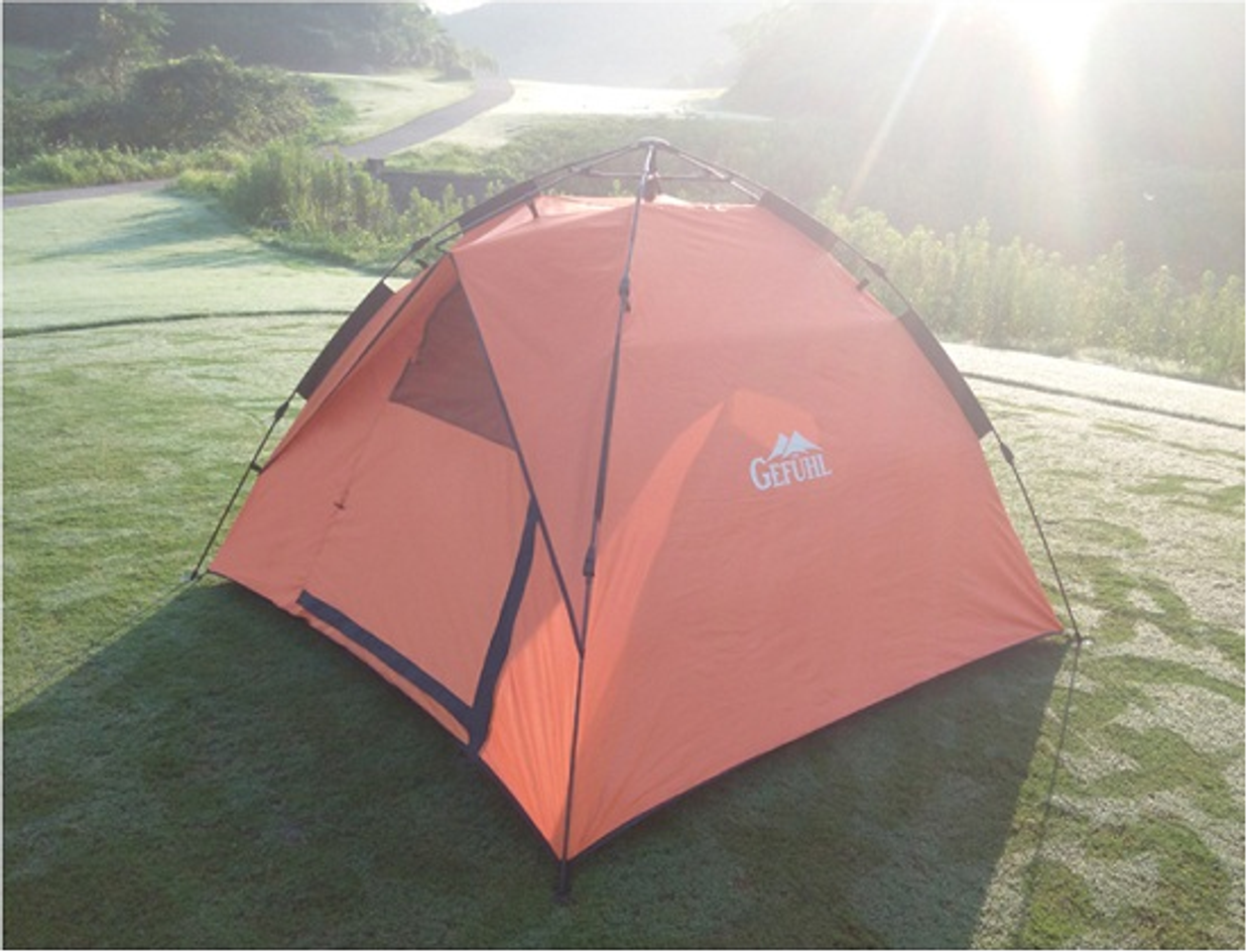 Lều cắm trại 4 người được làm bằng chất vải chống thấm cực tốt