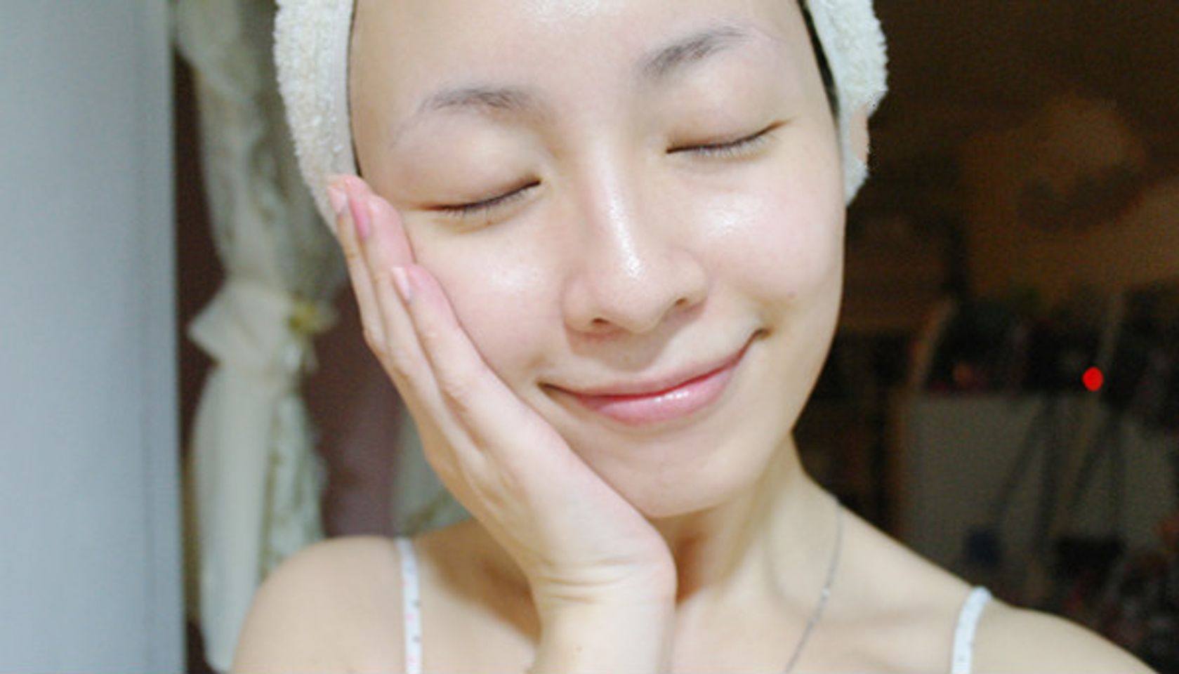 Mặt nạ White Pack Ishizawa hỗ trợ điều trị lành vết thương trên bề mặt da, da bạn sẽ căng tràn sức sống, căng bóng, sáng mịn