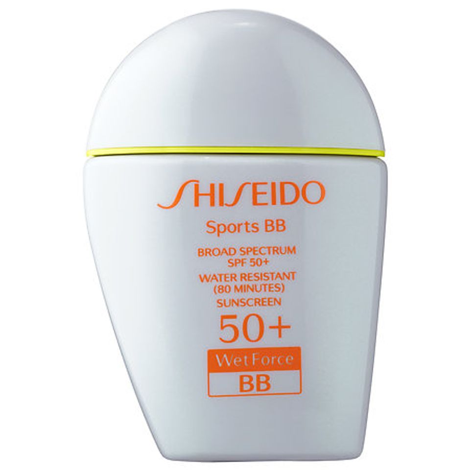 Kem chống nắng Shiseido Sports BB Broad Spectrum WetForce với công thức chống nắng Ultimate Shiseido và công nghệ WetForce giúp bảo vệ da mạnh mẽ 