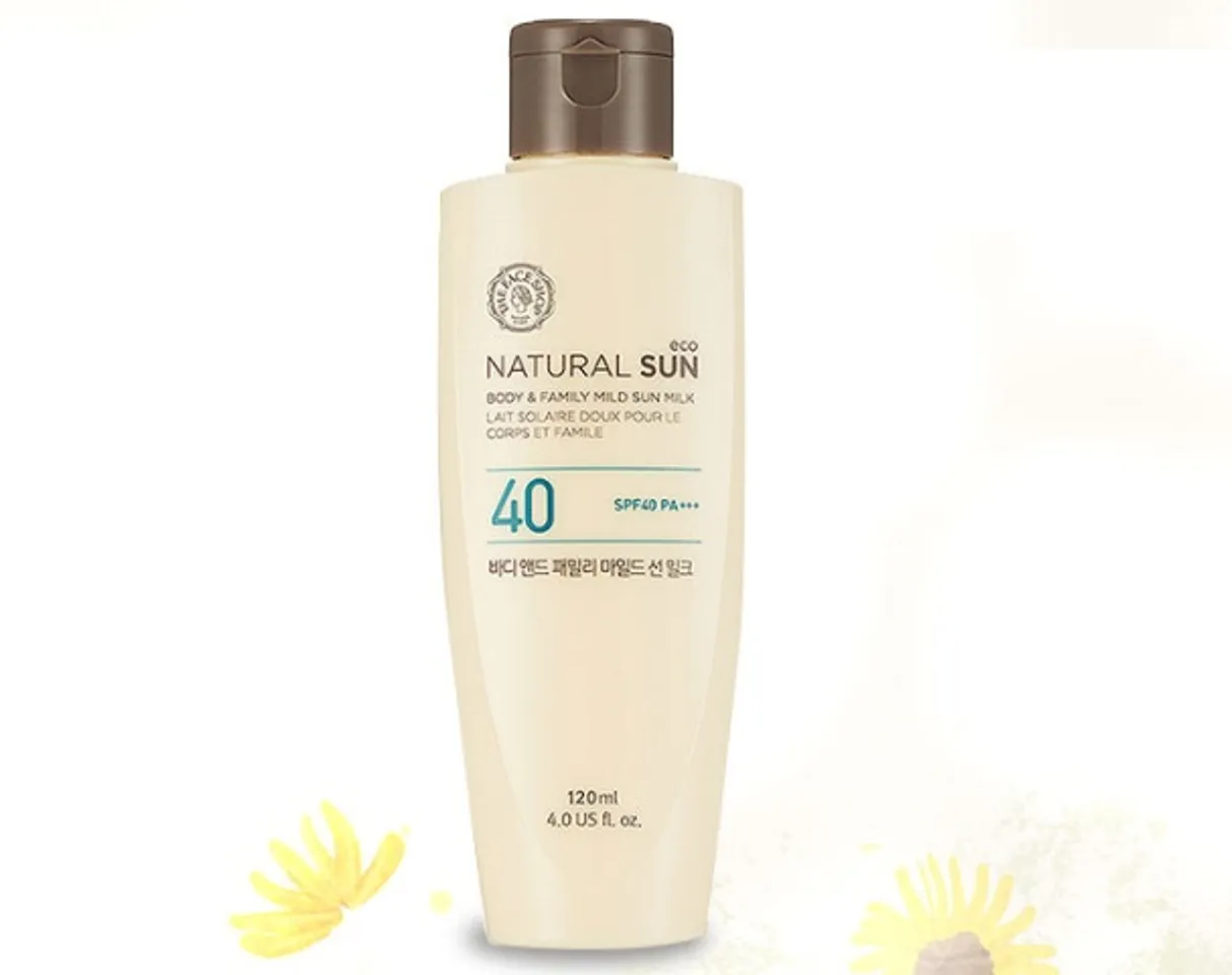 Sữa chống nắng The Face Shop Natural Sun Eco Body Family Mild Sun Milk SPF40 PA+++ giúp bảo vệ làn da cơ thể