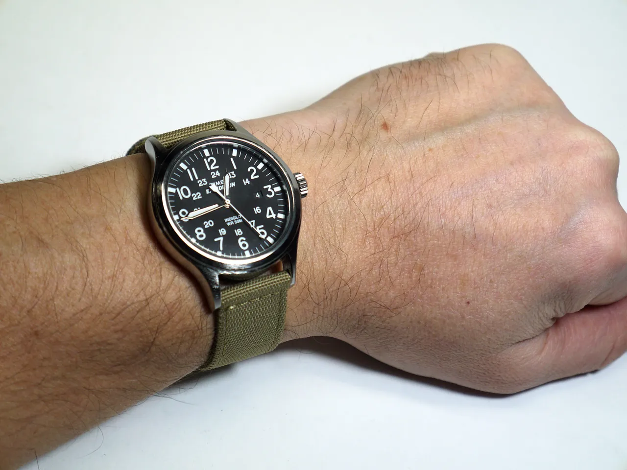 Chiếc đồng hồ Timex nam trên tay cực chất
