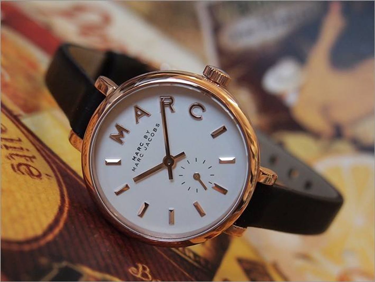 Cận cảnh chiếc đồng hồ Marc Jacobs nữ