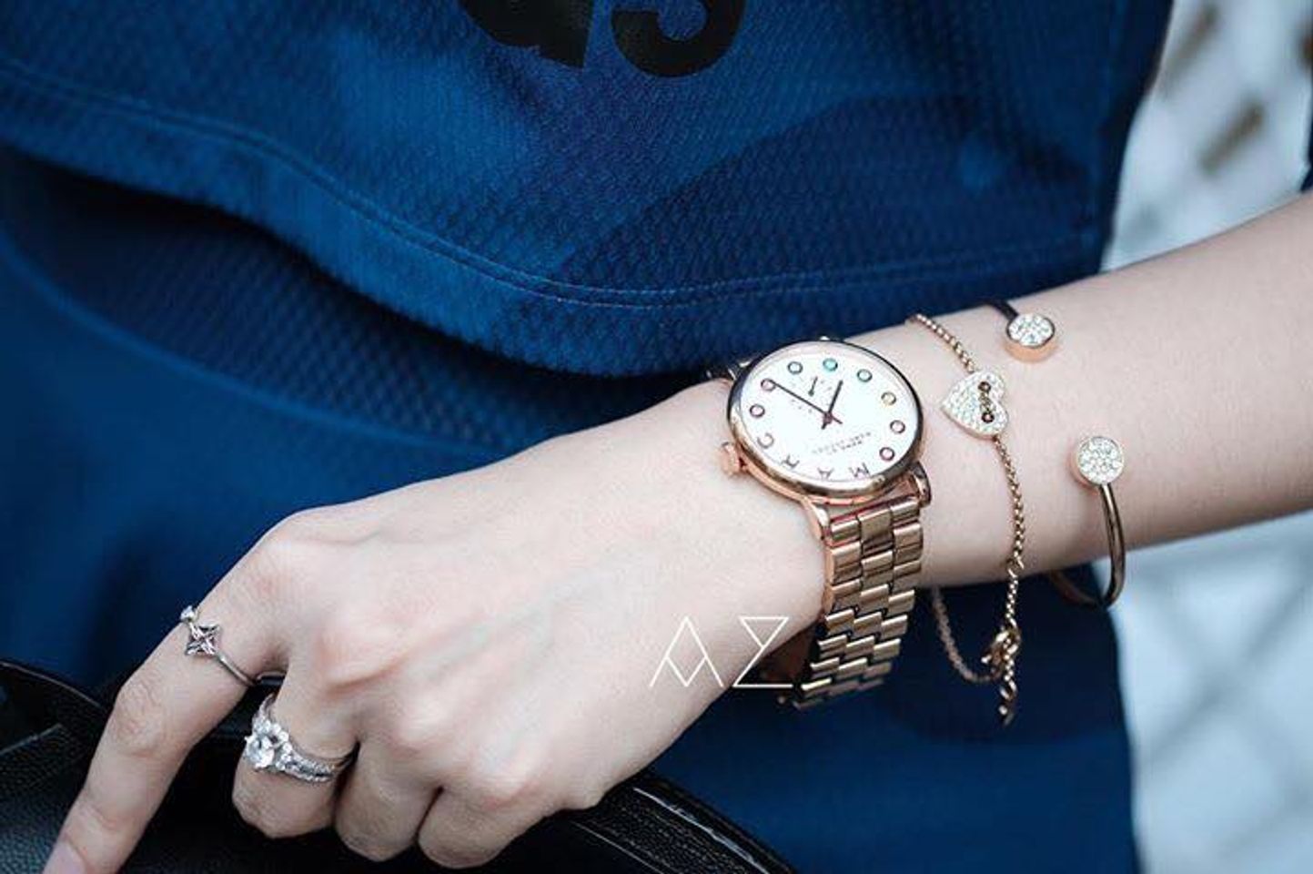 Đồng hồ Marc Jacobs nữ MBM3441 trên tay đầy sức hút