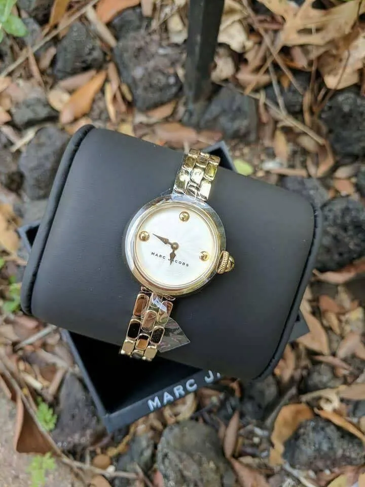 Cận cảnh chiếc đồng hồ Marc Jacobs nữ MJ3457